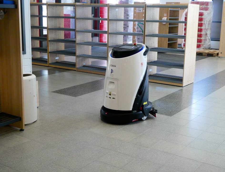 Siivousrobotti työssään